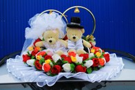 Свадебные кольца на машину с красными, белыми и желтыми розами арт. 122-034