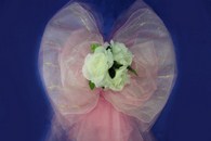 Бант на задний бампер с айвори розами, розовой органзой и бело-золотой сеткой арт. 127-015