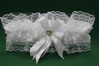 Подвязка для невесты белая в коробочке арт. 019-296
