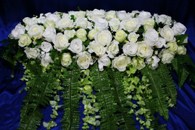 Икебана с белыми и айвори розами арт. 056-090