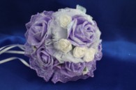Букет дублер для невесты латексный с фиолетовыми и белыми розами, фиолетовое кружево арт. 020-285