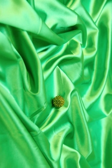 Ткань атлас блестящий зеленое яблоко №32, длина 92 метра, ширина 150см.