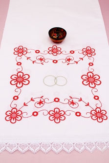 Рушник на свадьбу для каравая льняной с красной вышивкой арт.070-535