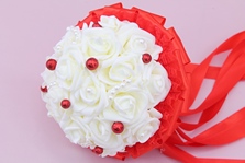 Букет дублер для невесты белый с красными лентами, диаметр 20см арт.020-033