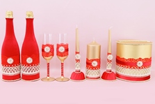 Свадебный набор аксессуаров ручной работы на стол красно-золотой с шампанским Bosco (2 бутылки). арт.053-359