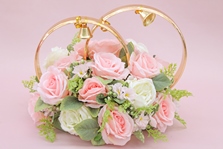 Свадебные кольца на машину с розовыми и белыми розами, арт.122-559