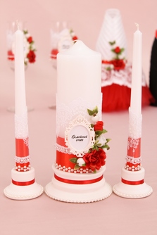 Свечи семейный очаг красные с кружевом, цветами и надписью в рамке арт.062-007