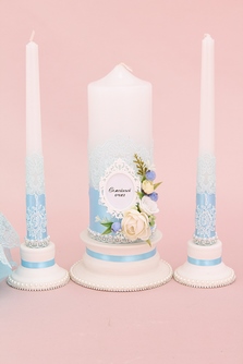 Свечи семейный очаг голубые с кружевом, цветами и надписями в рамке арт.062-020