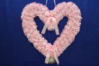 Сердце на атласной основе с латексных роз; 65см; Розовое арт. 098-035