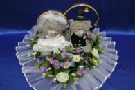 Свадебные кольца на машину мишки Тедди с белыми и фиолетовыми цветами арт. 122-491