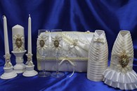 Свадебный набор айвори с брошками, семейный очаг, свадебные бокалы, украшение на бутылки, семейный банк арт. 053-147
