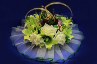 Кольца с салатовыми лилиями и розами айвори 