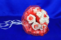 Букет дублер для невесты с белыми и бело-красными латексными розами арт. 020-254