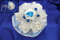Букет дублер для невесты с белыми и бело-голубыми латексными розами арт. 020-231
