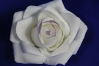 Латексный цветок белый с сиреневым (80-90 мм) арт. 139-088