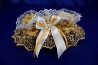 Подвязка для невесты кружевная бело-золотая с бело-золотым бантиком арт.019-017