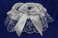 Подвязка для невесты атласно-кружевная белая с белым бантиком арт.019-010