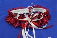 Подвязка для невесты кружевная бордово-белая арт. 019-001