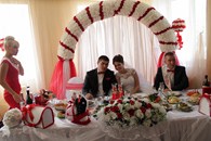 Бело-красная свадьба 108-022