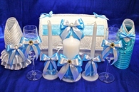 Свадебный набор голубой (сундучок, одежда на шампанское, свечи, бокалы) арт. 053-207