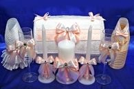 Свадебный набор розовый (сундучок, одежда на шампанское, свечи, бокалы) арт. 053-212