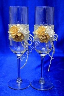 Свадебные бокалы  ручной работы с персиковыми и белыми цветочками арт. 045-132