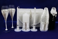 Свадебный набор белый (Сундучок, Одежда на шампанское, Свечи, Бокалы) арт. 053-240
